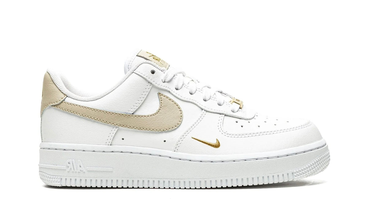 AIR FORCE 1 LOW ESSENTIAL "Toe Swoosh - White / Rattan"
