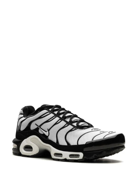 NIKE AIR MAX PLUS "OREO
