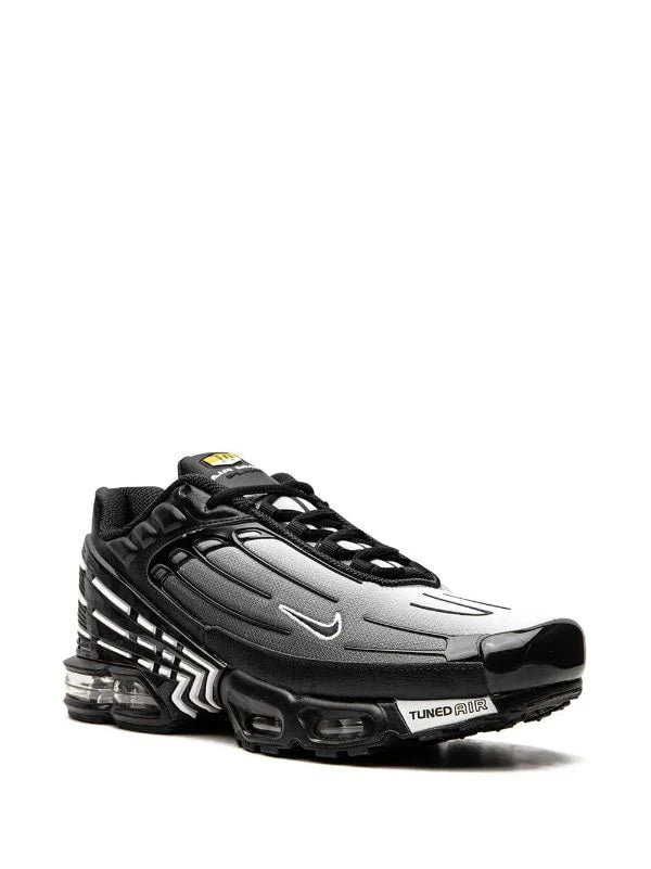 NIKE AIR MAX PLUS 3 "BLACK/WHITE