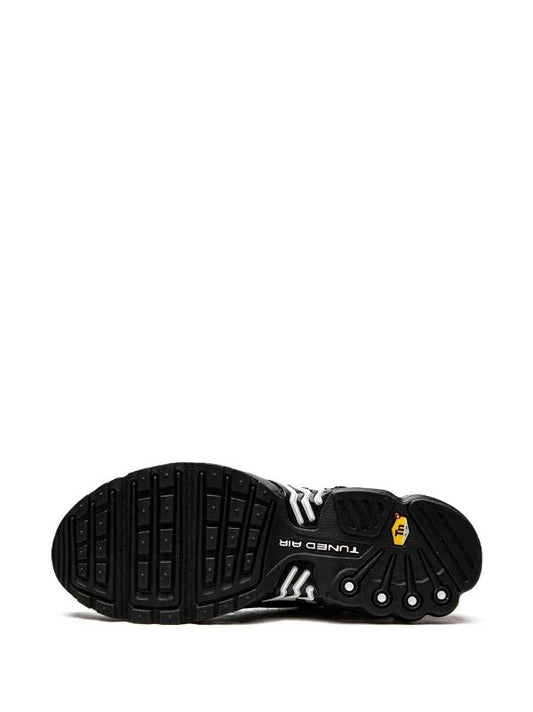 NIKE AIR MAX PLUS 3 "BLACK/WHITE