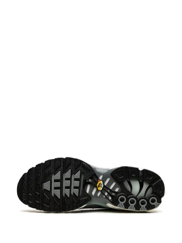 AIR MAX PLUS SNEAKERS