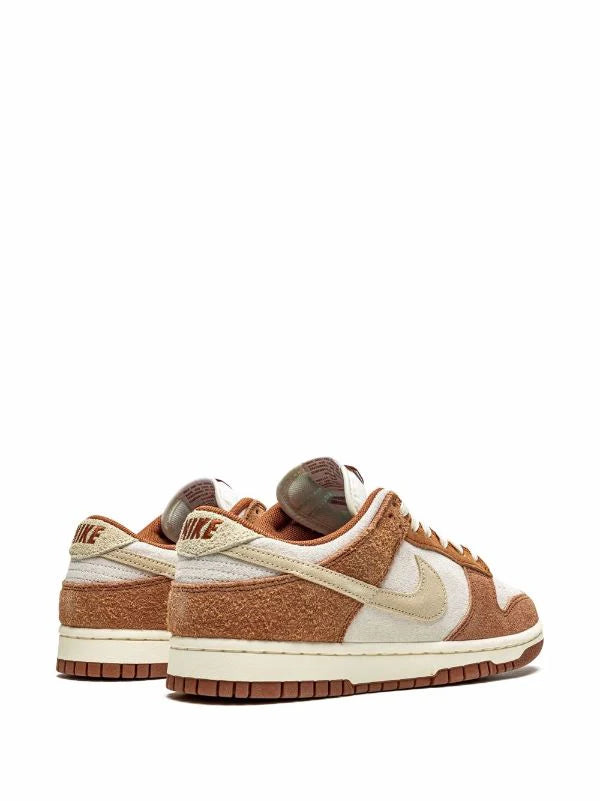 NIKE DUNK LOW PRM "MEDIUM CURRY" SNEAKERS