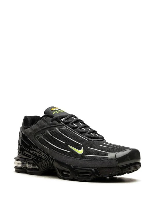 NIKE AIR MAX PLUS III "BLACK VOLT"