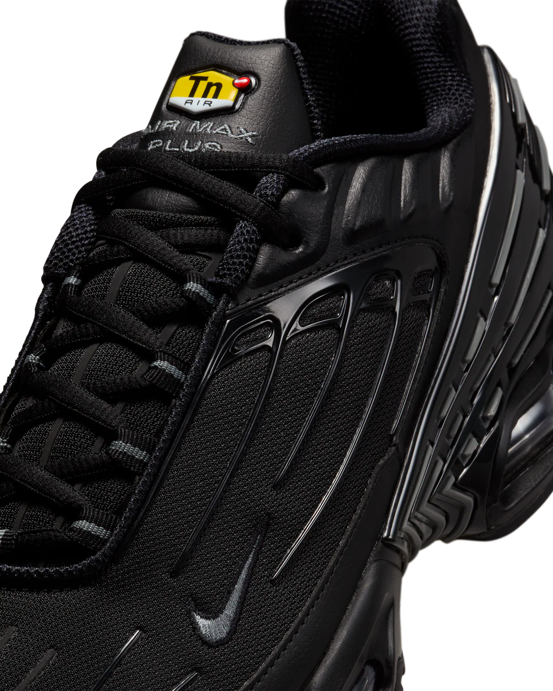 NIKE AIR MAX PLUS III