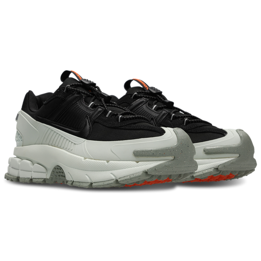 NIKE ZOOM VOMERO ROAM BLACK/WHITE SNEAKER