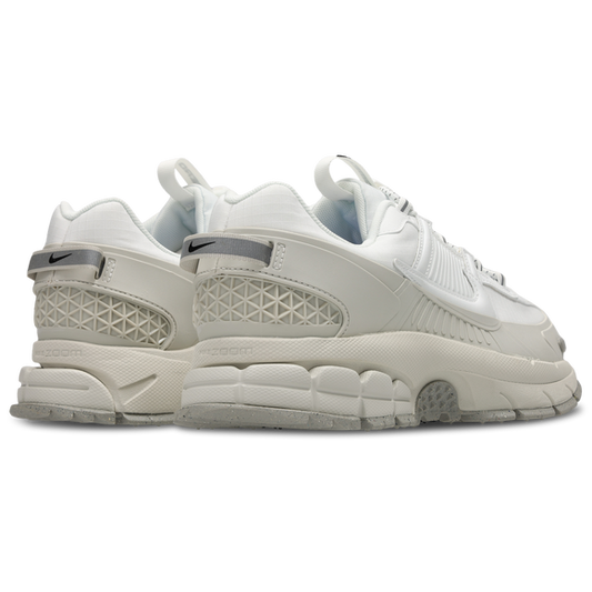 NIKE ZOOM VOMERO ROAM WHITE SNEAKER